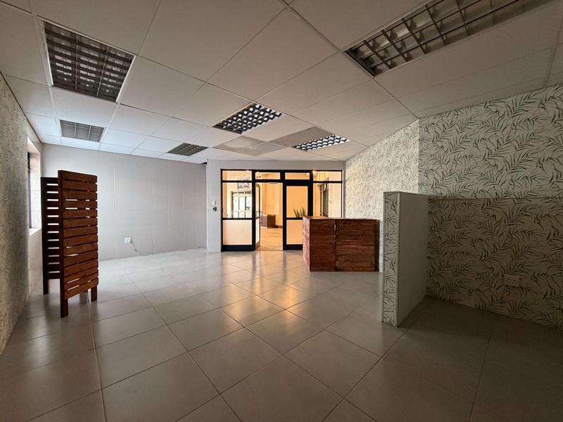 To Let Commercial Property for Rent in Humewood Eastern Cape